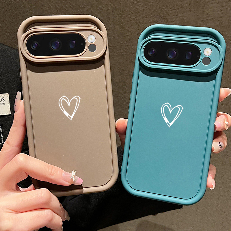 Funda blanda con diseño de amo - Google Pixel 9 reseña y precio